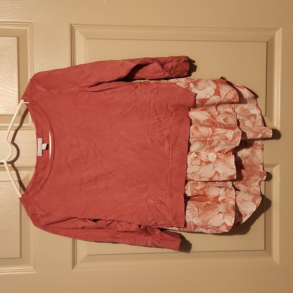 Woman's Pink Floral Bottom Sweater